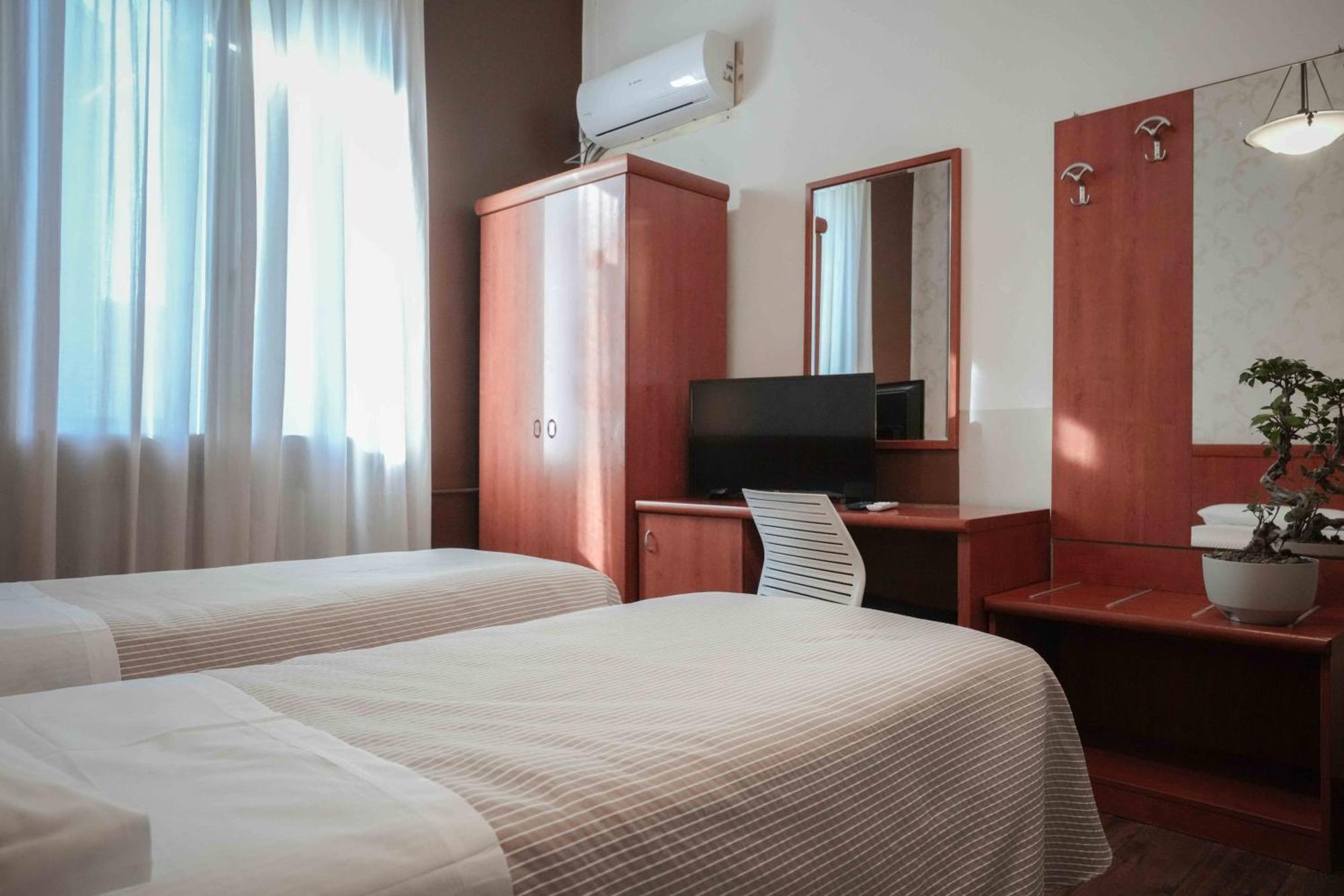 Universo Hotel 3*