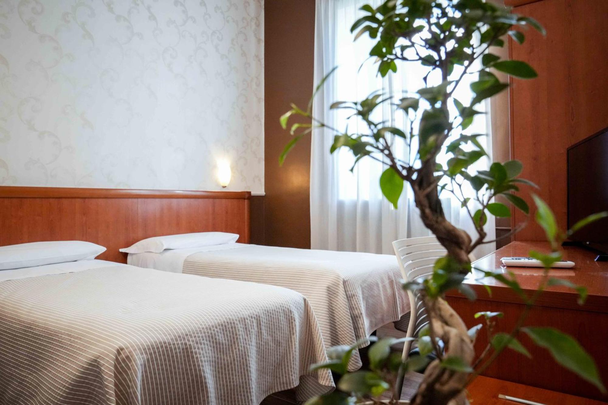 Hotel Universo 3*