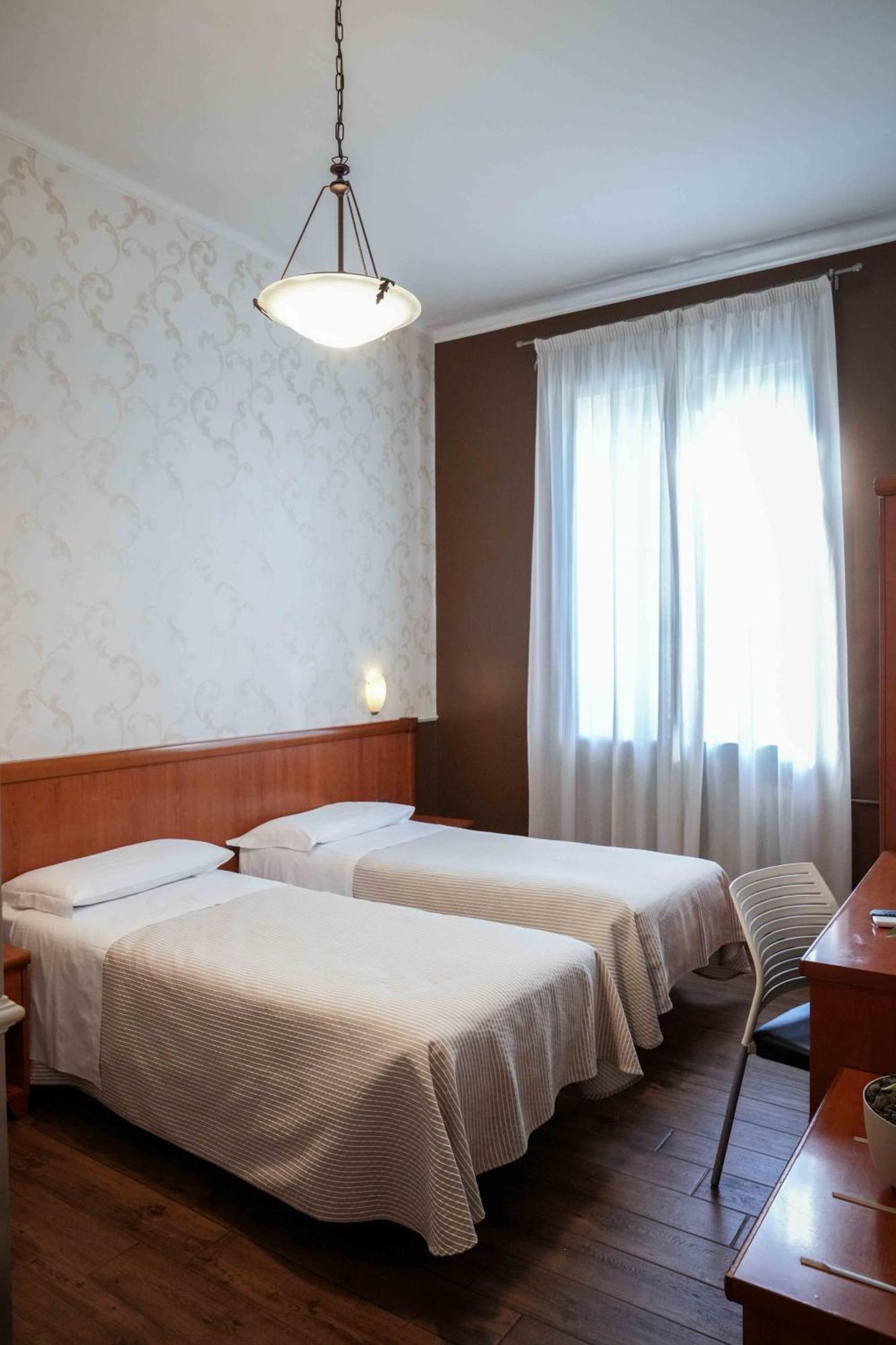 Hotel Universo